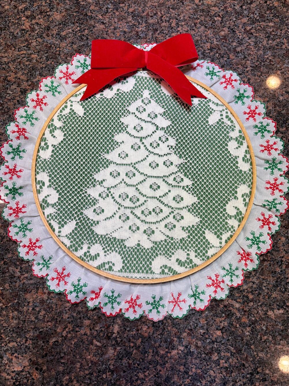Handmade Christmas Lace Wall Hanging Embroidery Hoop Vintage